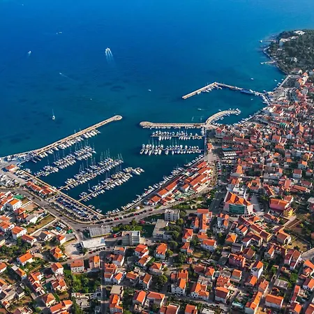 3599-1 For 6 Pers In Apartment Vodice