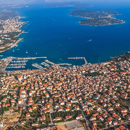 Apartment 3599-1 For 6 Pers In Vodice