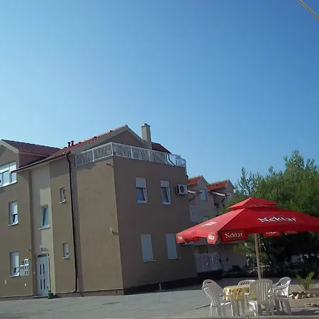 3599-1 For 6 Pers In * Vodice