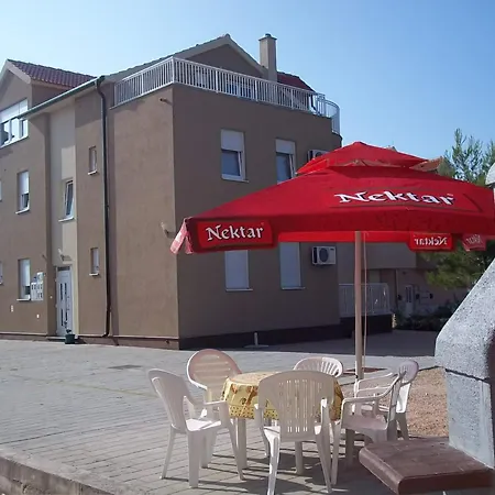 Apartamento 3599-1 For 6 Pers In *